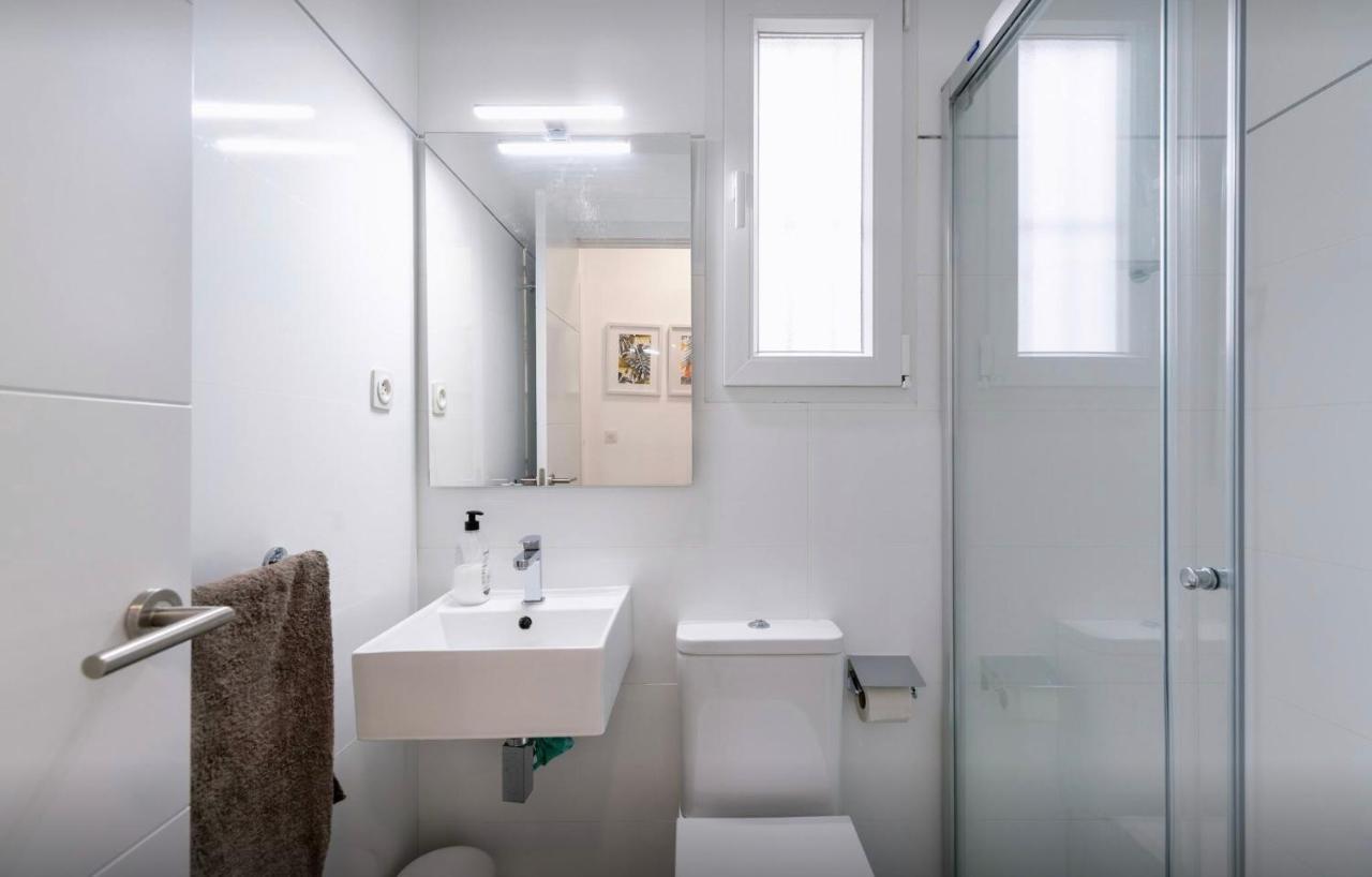 セビリアCentrico Apartamento Alamedaアパートメント エクステリア 写真