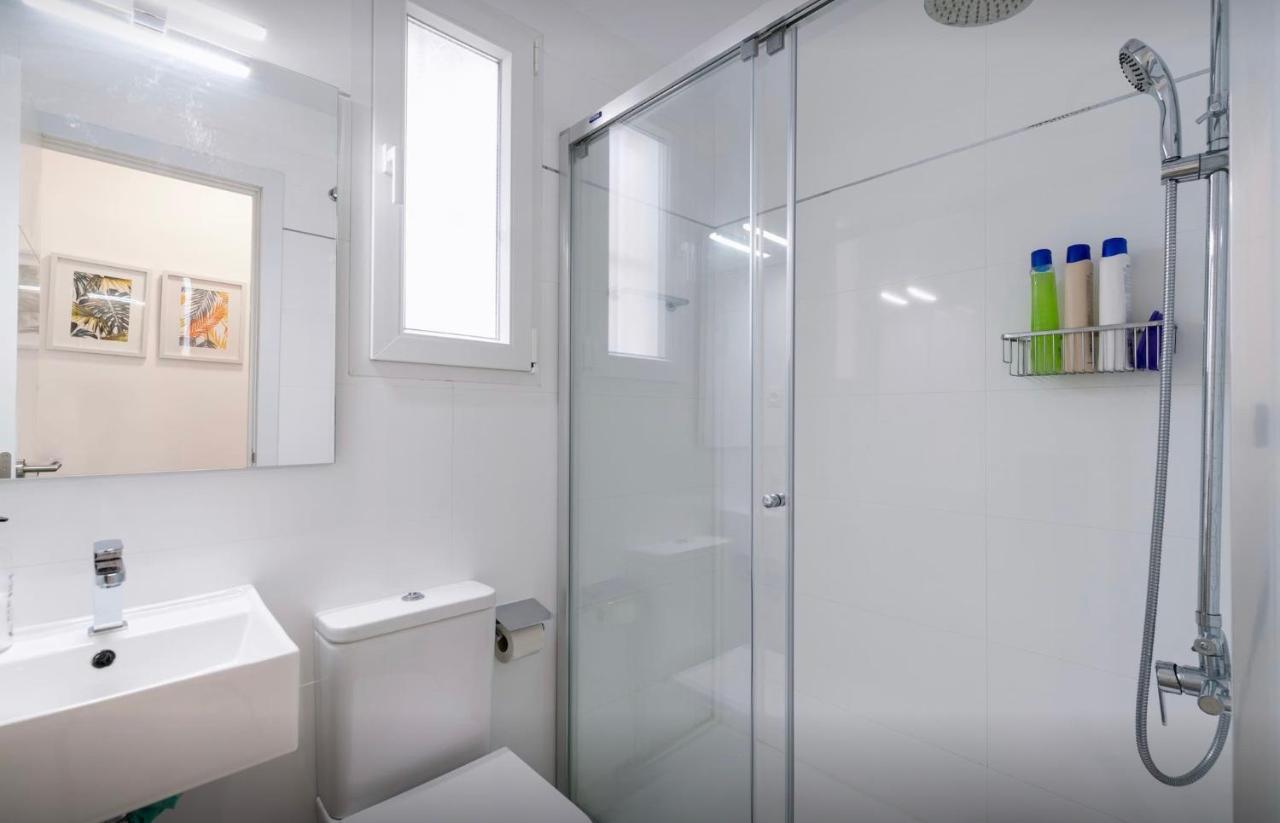 セビリアCentrico Apartamento Alamedaアパートメント エクステリア 写真