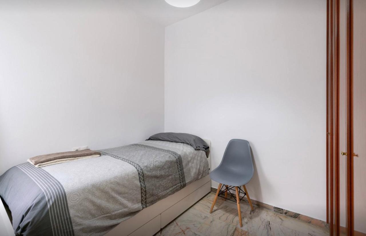 セビリアCentrico Apartamento Alamedaアパートメント エクステリア 写真